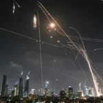 ایران نے اسرائیل پر بیلسٹک میزائل داغ دیے، سپریم لیڈر نے “بھاری ضربیں لگانے” کا عزم ظاہر کیا