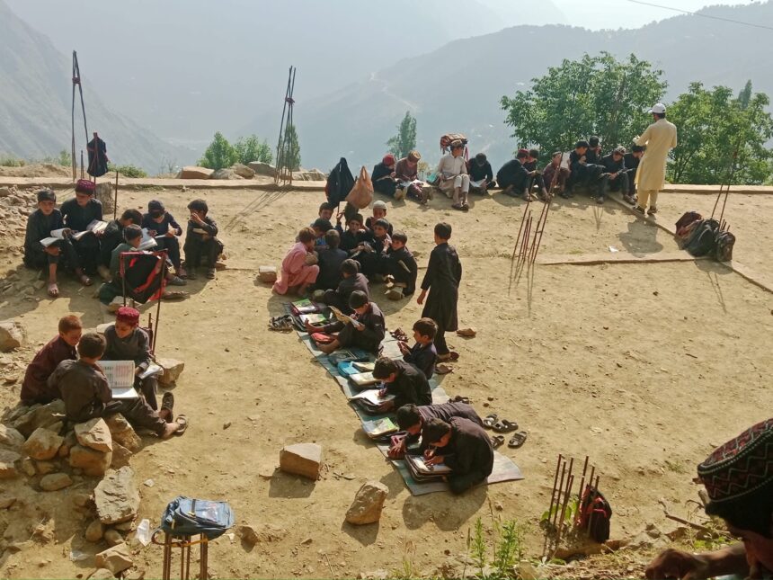 برطانیہ میں مقیم کشمیری نے جائیدادیں بیچ کر آزاد کشمیر میں اسکول بنا دیے