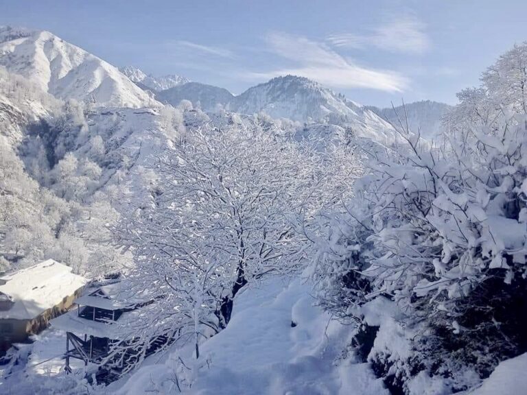 Caution Urged for Travel to Leepa Valley as Jehlum Valley Authority Initiates Snow-Clearance Project