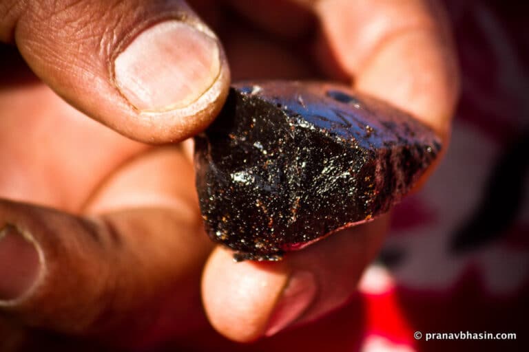 Jammu Kashmir Mountains’ Shilajit: A Unique Substance with Numerous Health Benefits