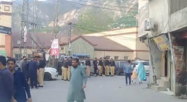Protest Erupts in Muzaffarabad as AJK Prime Minister’s Visit to Madina Market Gets Cancelled