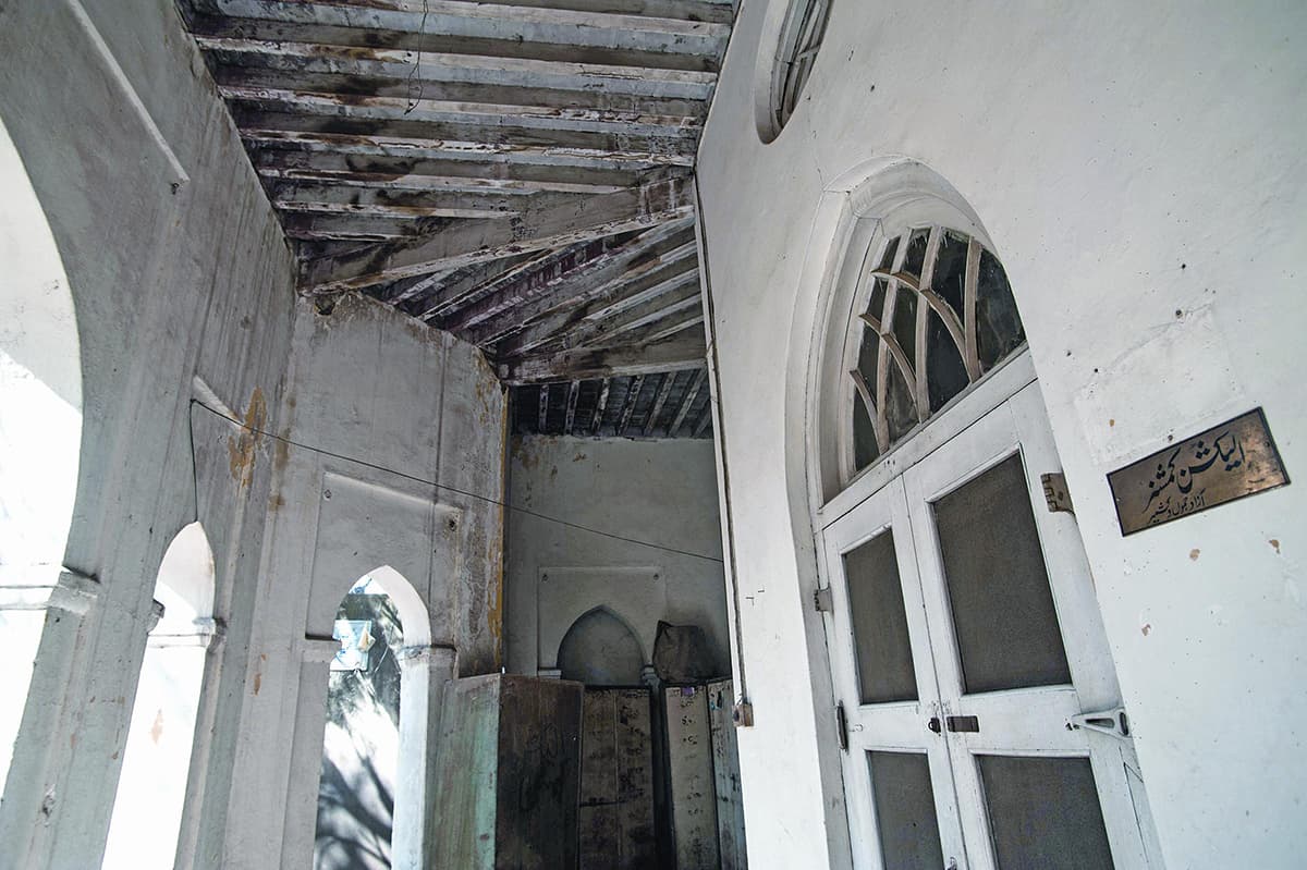 We Will Not Allow the Sale of Kashmiri Property in Pakistan, Say Political Leaders