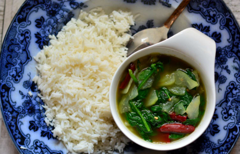 Kashmiri Monj Haakh Recipe | Knol Khol (Ganth Gobi)