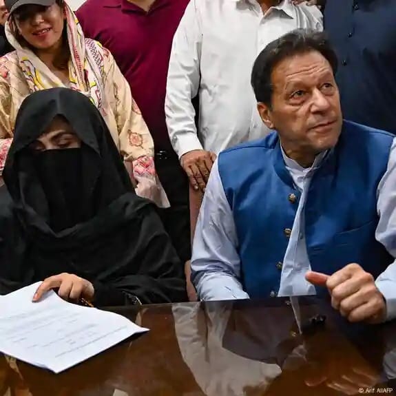 Pakistan Court Convicts Imran Khan and Wife in Landmark Corruption Case
