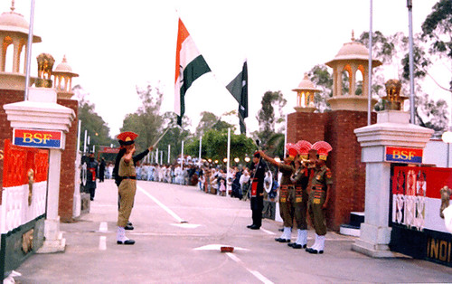 India and Pakistan Hold Military Talks Along Kashmir’s Line of Control