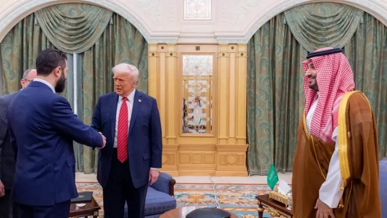 Trump Meets Syrian President in Riyadh, Announces Lifting of Sanctions on Syria