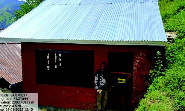 In Remote Kashmir Village, Teacher Builds Classrooms with Own Funds Amid Government Neglect