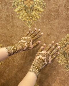 Minimalist Kashmiri line art henna for palms – modern Eid mehndi look