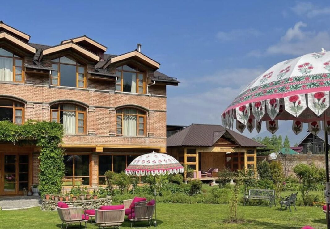 Best Hotels in Jammu & Kashmir (India & Pakistan): Stay Guide with Prices in INR, PKR & USD