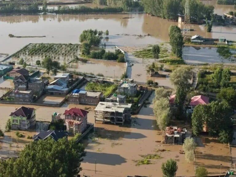 Jammu Kashmir Cloudburst 2025: Deadly Floods, Rising Toll, and Climate Warnings Across the Himalayas