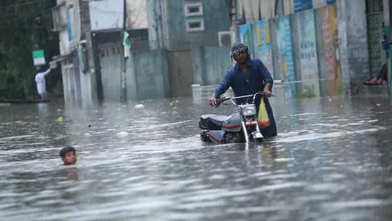 Kashmir Floods 2025: Thousands Displaced, Hundreds Dead as Monsoon Devastates J&K, AJK, GB and Ladakh