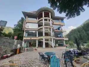 Neelum Elites Hotel exterior view – Photo credit: Neelum Elites Hotel Google My Business profile