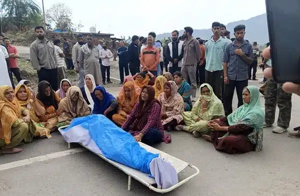 Mysterious Death of 25-Year-Old Sparks Highway Protest in Rajouri, Family Demands Independent Investigation