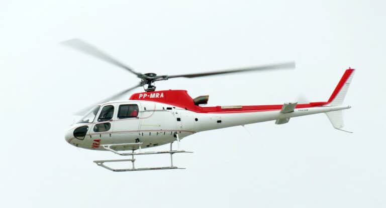 Vaishno Devi Yatra Helicopter Service Continues Uninterrupted Despite Cold Winds and Rain in Katra